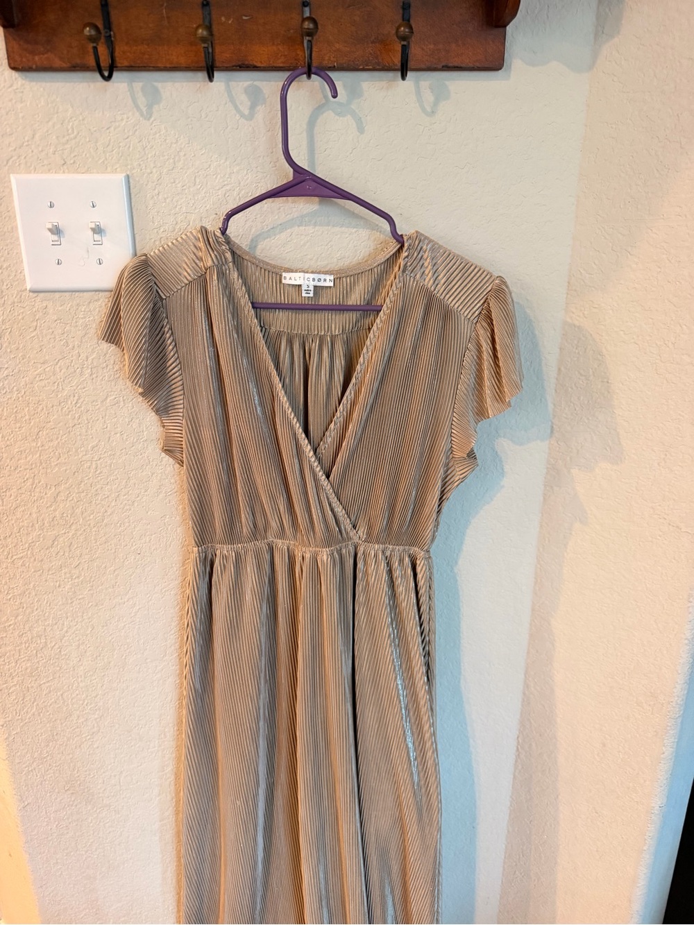 BALTIC BORN Champagne Gold Pleated Athena Maxi Dress Size SMALL